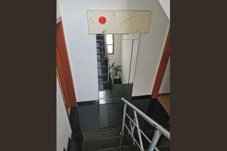 Casa à venda com 220m², 4 quartos e 3 vagas
