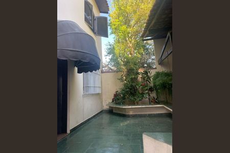 Casa à venda com 300m², 3 quartos e 6 vagas
