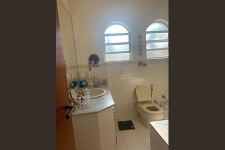 Casa à venda com 300m², 3 quartos e 6 vagas
