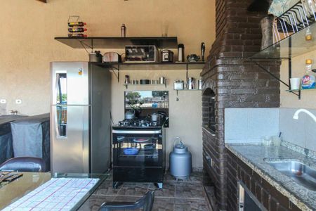 Casa à venda com 225m², 4 quartos e 2 vagas