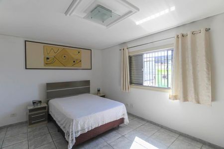 Casa à venda com 225m², 4 quartos e 2 vagas Casa à venda com 225m², 4 quartos e 2 vagasQuarto 1