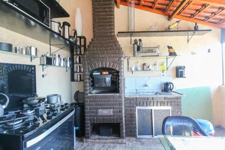 Casa à venda com 225m², 4 quartos e 2 vagas