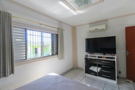 Casa à venda com 225m², 4 quartos e 2 vagas Casa à venda com 225m², 4 quartos e 2 vagasQuarto 2