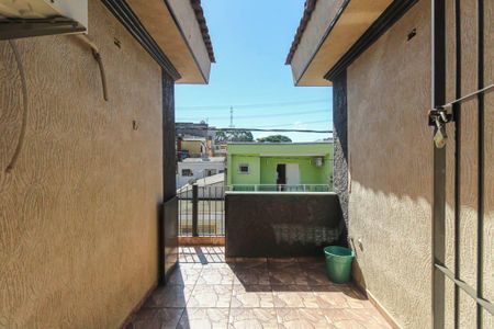Casa à venda com 225m², 4 quartos e 2 vagas Casa à venda com 225m², 4 quartos e 2 vagasVaranda da Sala
