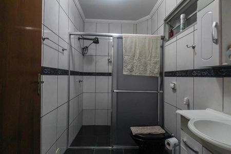 Casa à venda com 225m², 4 quartos e 2 vagas Casa à venda com 225m², 4 quartos e 2 vagasBanheiro 1