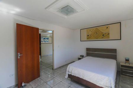 Casa à venda com 225m², 4 quartos e 2 vagas Casa à venda com 225m², 4 quartos e 2 vagasQuarto 1