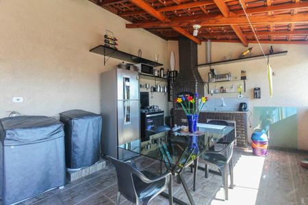 Casa à venda com 225m², 4 quartos e 2 vagas