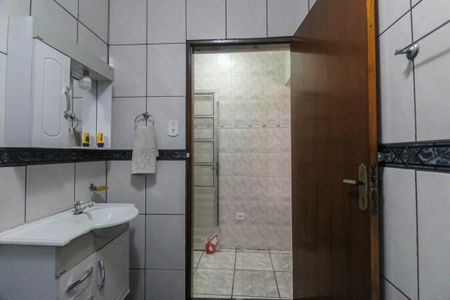 Casa à venda com 225m², 4 quartos e 2 vagas Casa à venda com 225m², 4 quartos e 2 vagasBanheiro 1