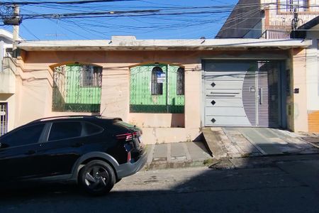 Casa à venda com 250m², 3 quartos e 4 vagasFachada + Placa