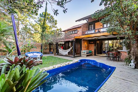 Casa de condomínio para alugar com 339m², 5 quartos e 4 vagas