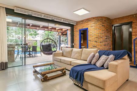 Casa de condomínio para alugar com 339m², 5 quartos e 4 vagas