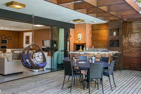 Casa de condomínio para alugar com 339m², 5 quartos e 4 vagas