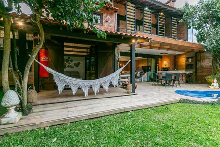 Casa de condomínio para alugar com 339m², 5 quartos e 4 vagas
