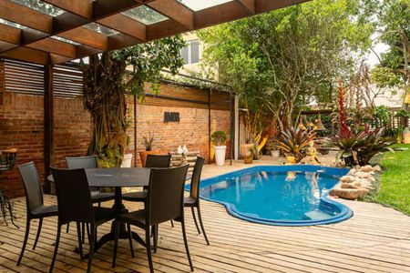Casa de condomínio para alugar com 339m², 5 quartos e 4 vagas