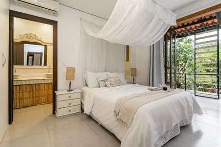 Casa de condomínio para alugar com 339m², 5 quartos e 4 vagas