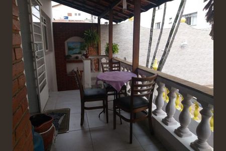 Casa à venda com 315m², 3 quartos e 3 vagas