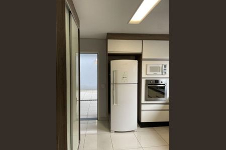 Casa à venda com 220m², 3 quartos e 3 vagas