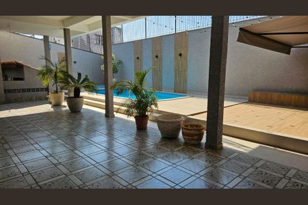 Casa à venda com 343m², 3 quartos e 3 vagas