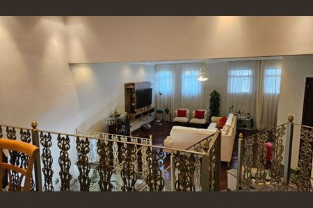 Casa à venda com 343m², 3 quartos e 3 vagas