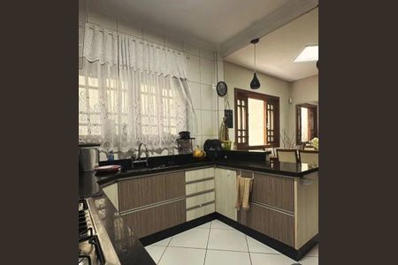 Casa à venda com 3 quartos, 300m² em Jardim Santa Mena, Guarulhos