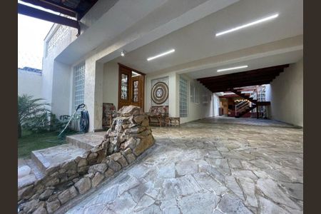 Casa à venda com 600m², 3 quartos e 3 vagas