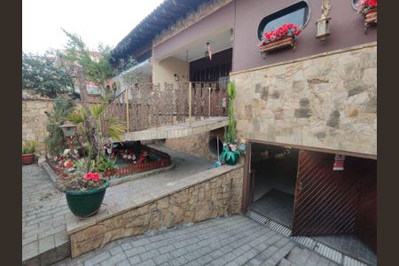 Casa à venda com 200m², 3 quartos e 7 vagas