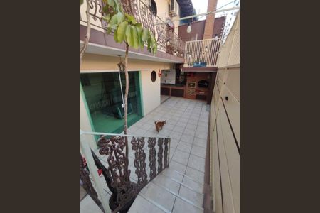 Casa à venda com 200m², 3 quartos e 7 vagas