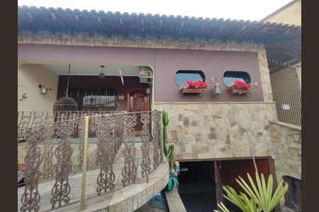 Casa à venda com 200m², 3 quartos e 7 vagas
