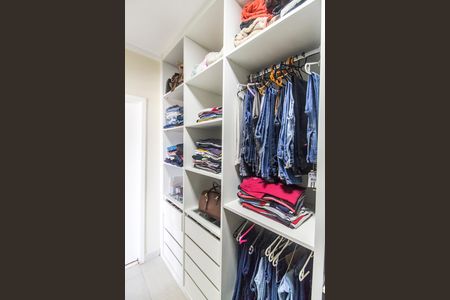 Apartamento à venda com 87m², 3 quartos e 3 vagas Apartamento à venda com 87m², 3 quartos e 3 vagasCloset da suíte