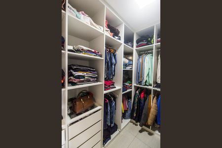 Apartamento à venda com 87m², 3 quartos e 3 vagas Apartamento à venda com 87m², 3 quartos e 3 vagasCloset da suíte