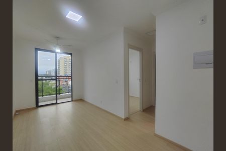 Sala de apartamento para alugar com 2 quartos, 57m² em Recreio dos Bandeirantes, Rio de Janeiro
