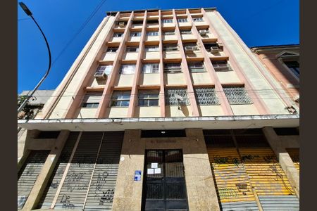 Apartamento à venda com 80m², 2 quartos e sem vaga Apartamento à venda com 80m², 2 quartos e sem vagaFachada