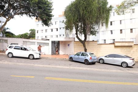 Apartamento para alugar com 48m², 2 quartos e 1 vagaFachada do condomínio - Placa instalada na fachada do condomínio - Código da placa: WPSU-146