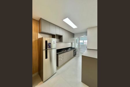 Cozinha de apartamento para alugar com 2 quartos, 81m² em Cidade Mãe do Céu, São Paulo