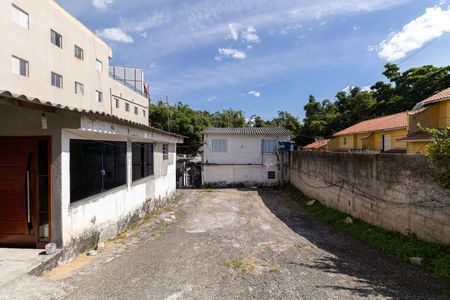 Casa à venda com 500m², 2 quartos e 10 vagas Casa à venda com 500m², 2 quartos e 10 vagasGaragem