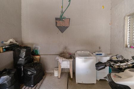 Casa à venda com 500m², 2 quartos e 10 vagas Casa à venda com 500m², 2 quartos e 10 vagasÁrea de Serviço