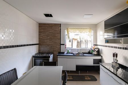 Casa à venda com 500m², 2 quartos e 10 vagas Casa à venda com 500m², 2 quartos e 10 vagasCozinha