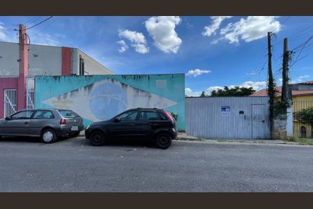 Casa à venda com 500m², 2 quartos e 10 vagas Casa à venda com 500m², 2 quartos e 10 vagasFachada