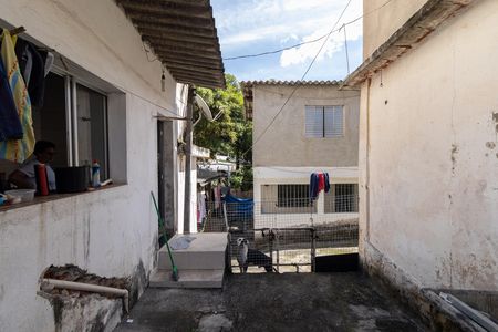 Casa à venda com 500m², 2 quartos e 10 vagas Casa à venda com 500m², 2 quartos e 10 vagasQuintal