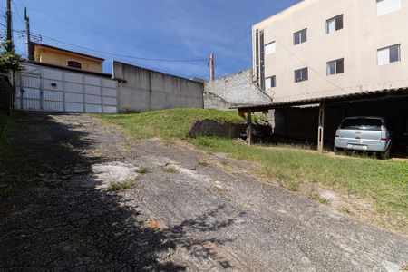 Casa à venda com 500m², 2 quartos e 10 vagas Casa à venda com 500m², 2 quartos e 10 vagasGaragem