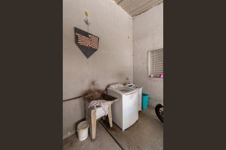 Casa à venda com 500m², 2 quartos e 10 vagas Casa à venda com 500m², 2 quartos e 10 vagasÁrea de Serviço