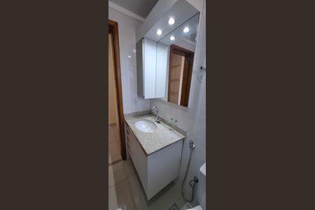 Apartamento para alugar com 73m², 2 quartos e 2 vagasBanheiro da Suíte