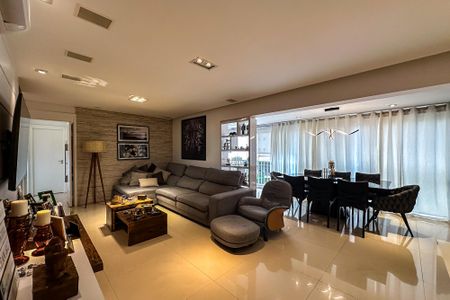 Apartamento à venda com 122m², 3 quartos e 2 vagas Apartamento à venda com 122m², 3 quartos e 2 vagasSala