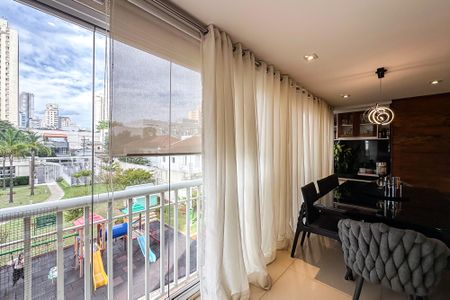 Apartamento à venda com 122m², 3 quartos e 2 vagas Apartamento à venda com 122m², 3 quartos e 2 vagasVaranda