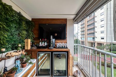 Apartamento à venda com 122m², 3 quartos e 2 vagas Apartamento à venda com 122m², 3 quartos e 2 vagasVaranda