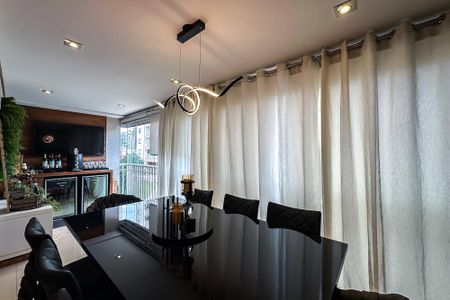 Apartamento à venda com 122m², 3 quartos e 2 vagas Apartamento à venda com 122m², 3 quartos e 2 vagasVaranda