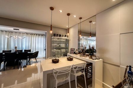 Apartamento à venda com 122m², 3 quartos e 2 vagas Apartamento à venda com 122m², 3 quartos e 2 vagasSala de Jantar