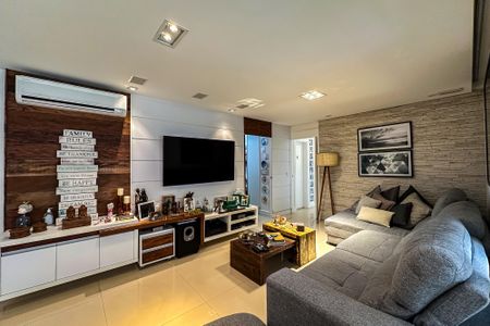 Apartamento à venda com 122m², 3 quartos e 2 vagas Apartamento à venda com 122m², 3 quartos e 2 vagasSala