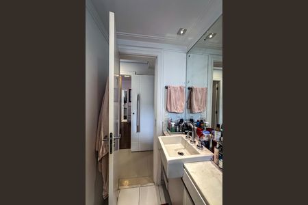 Apartamento à venda com 122m², 3 quartos e 2 vagas Apartamento à venda com 122m², 3 quartos e 2 vagasBanheiro