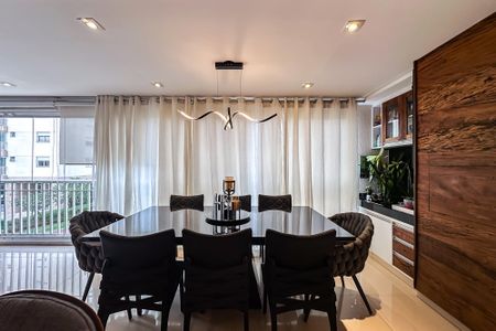 Apartamento à venda com 122m², 3 quartos e 2 vagas Apartamento à venda com 122m², 3 quartos e 2 vagasVaranda